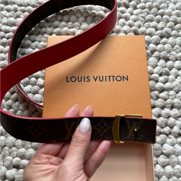 Louis Vuitton Red/Monogram 30mm Reversible Belt Box & Duster, Retail $565 - Picture 6 of 10